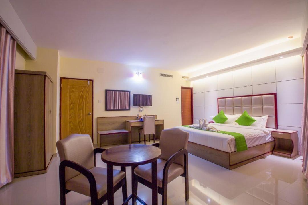 Hotel Mira Garden Sylhet Exteriör bild