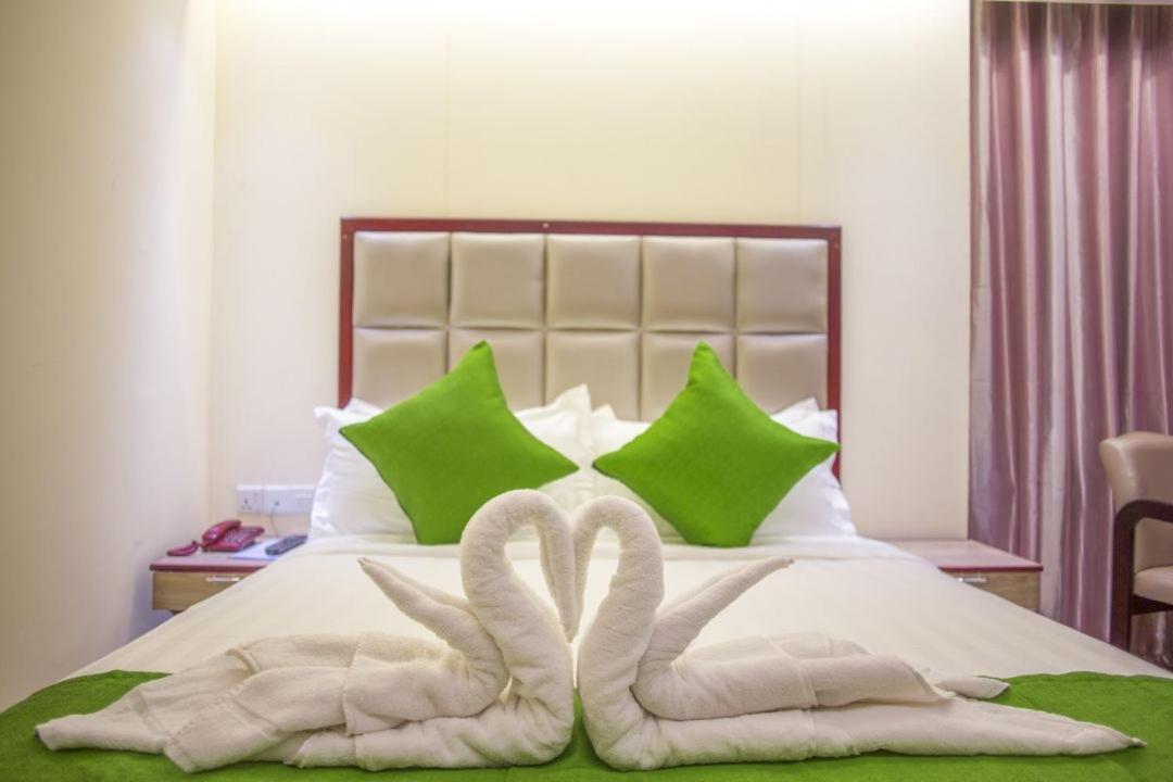 Hotel Mira Garden Sylhet Exteriör bild
