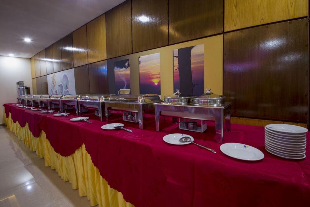 Hotel Mira Garden Sylhet Exteriör bild
